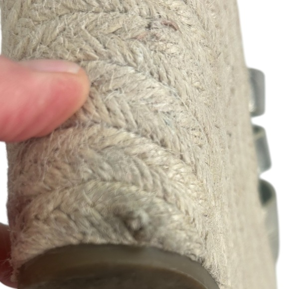 Marc Fisher Cazzie 2 Gold Faux Leather Criss Cross Strappy Wedge Sandals SZ 8.5 - Picture 10 of 15